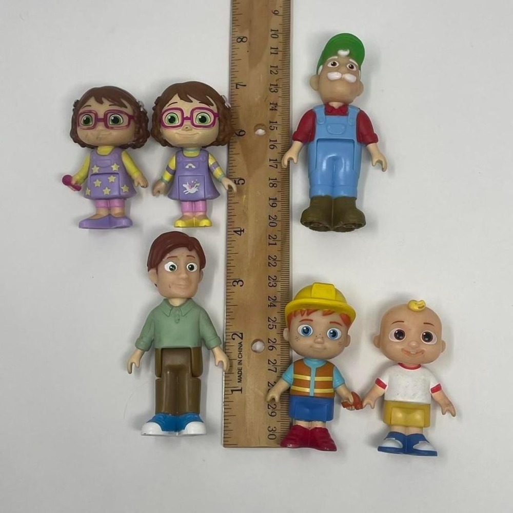Cocomelon figures and accessories toy bundle - Picture 2 of 8